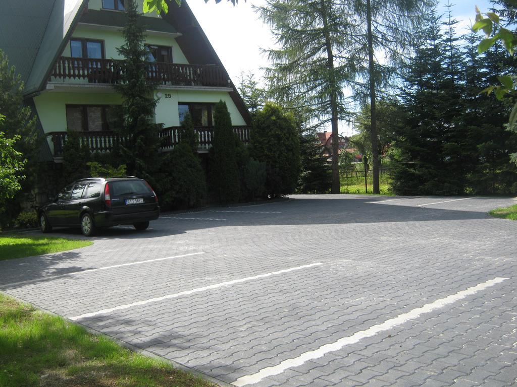 Hacjenda - Apartamenty I Pokoje Goscinne Czarna Gora Exterior photo