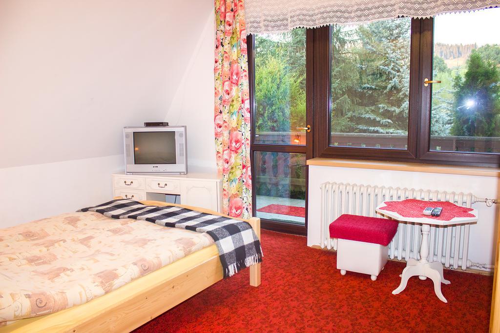 Hacjenda - Apartamenty I Pokoje Goscinne Czarna Gora Exterior photo